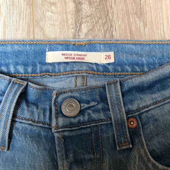 Levi’s premium wedgie straight size 26 - Picture 2 of 5